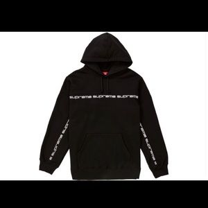 Supreme hoodie brand new worn once!!